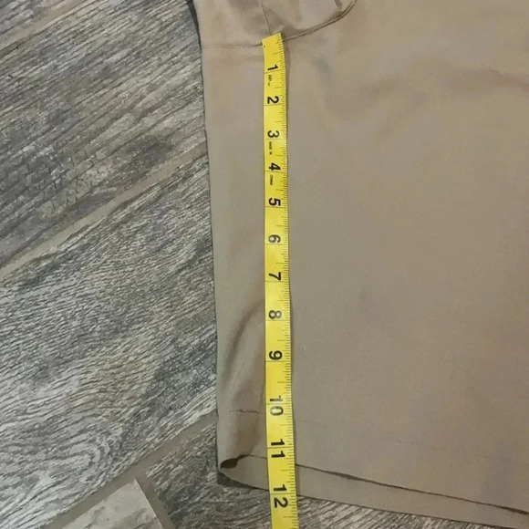 Adidas men’s 11” golf shorts, tan. Size 40 - Picture 8 of 11